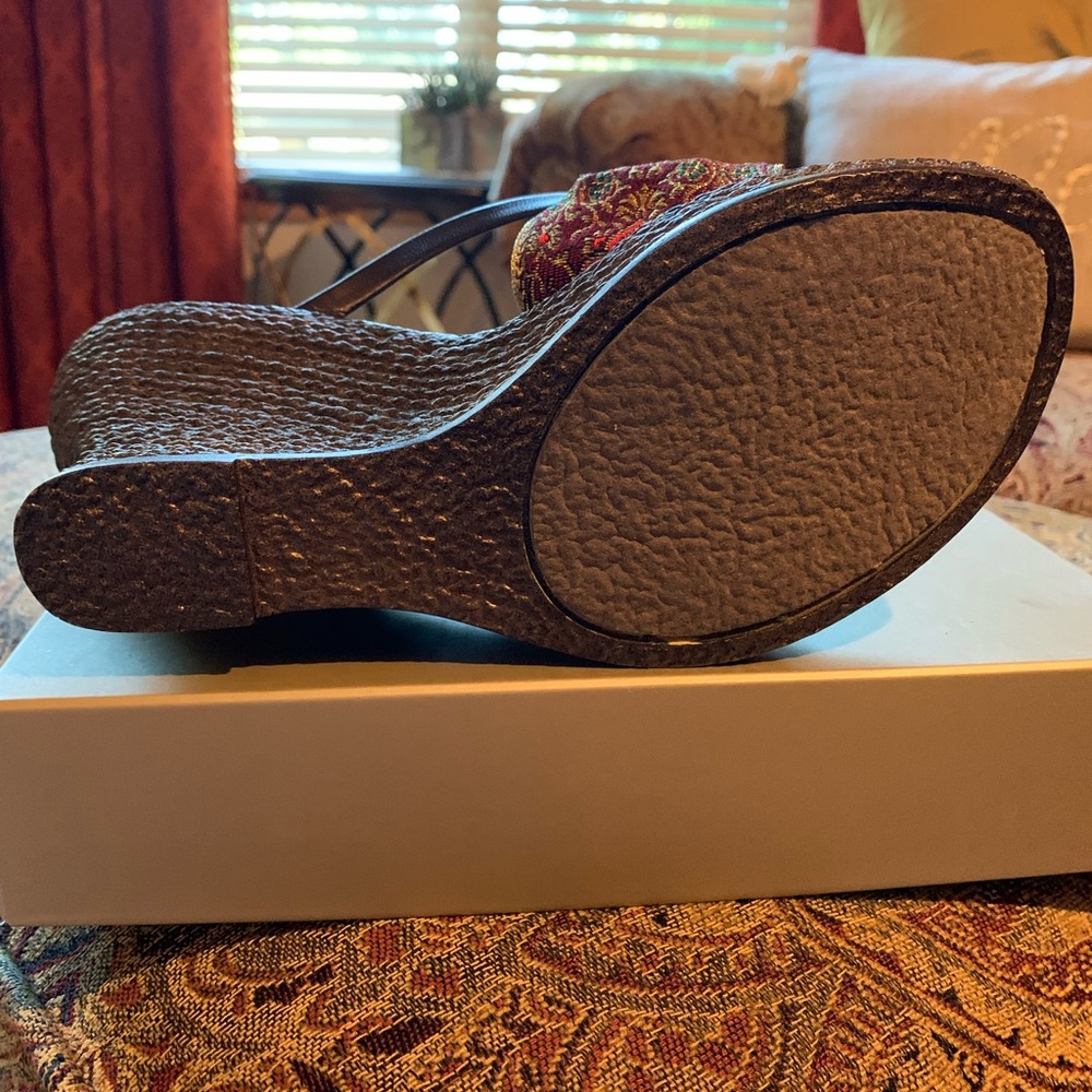 SBICA sandals. Size 8. Brown w/Metallic - Picture 3 of 4